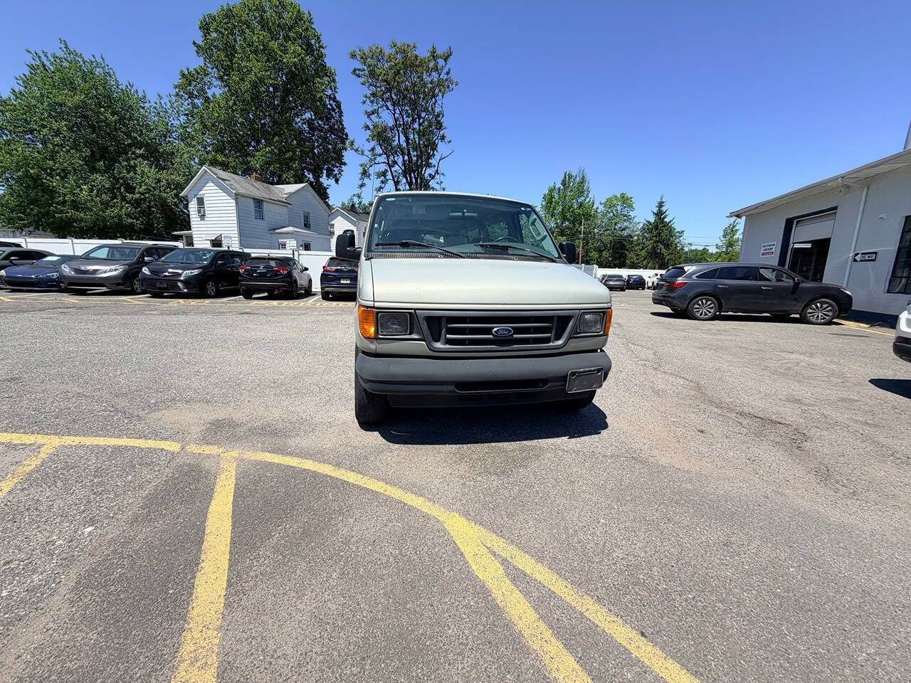 Used 2006 Ford E-350 and Econoline 350 XL RWD image 5