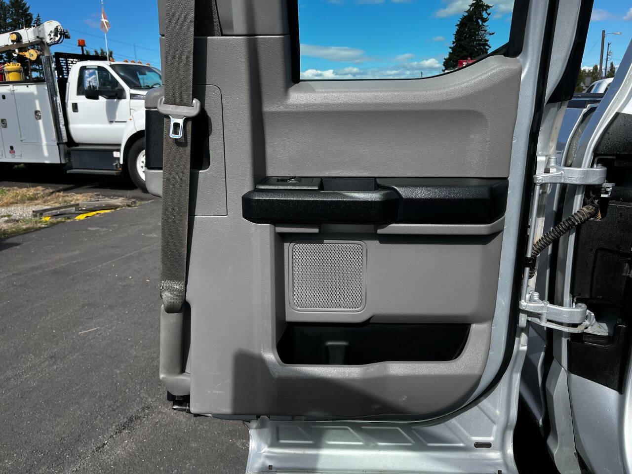 Used 2017 Ford F250 XL w/ Power Equipment Group AWD/4WD image 17