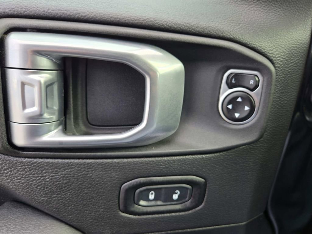 Certified 2021 Jeep Wrangler Unlimited Sahara image 38