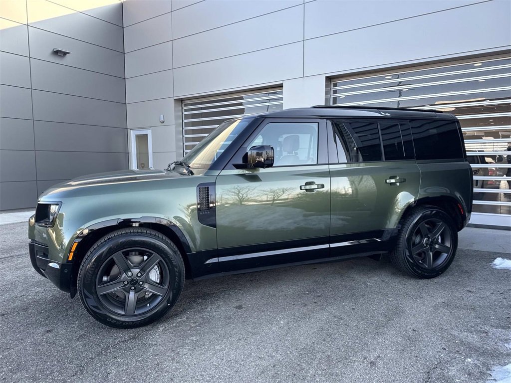 New 2026 Land Rover Defender 110 X-Dynamic SE image 3