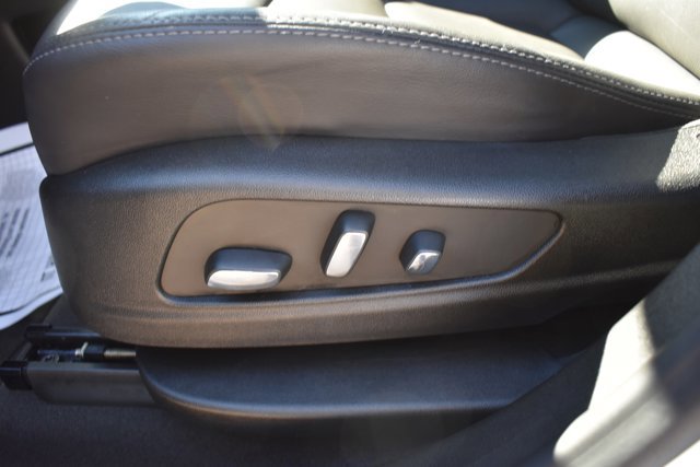 Used 2025 Cadillac XT5 Premium Luxury image 14