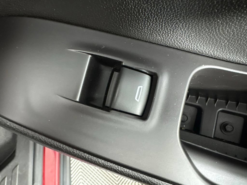 Used 2020 Chevrolet Traverse LT w/ LPO, Floor Liner Package AWD/4WD image 45