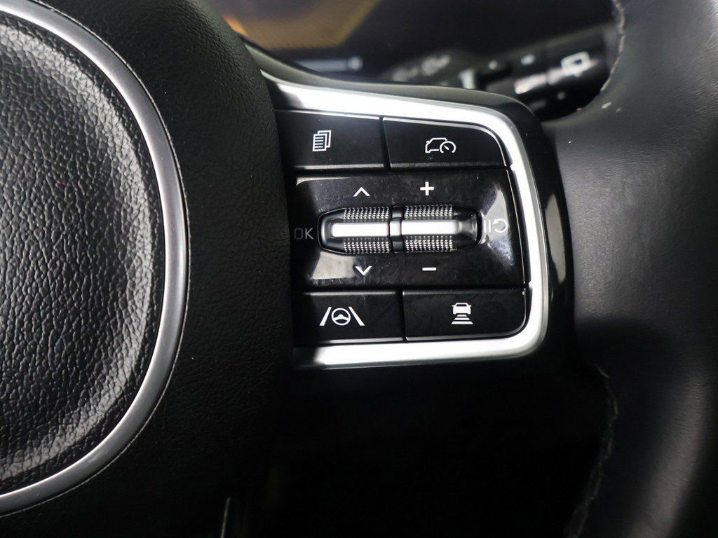 Used 2024 Kia Sorento S image 41