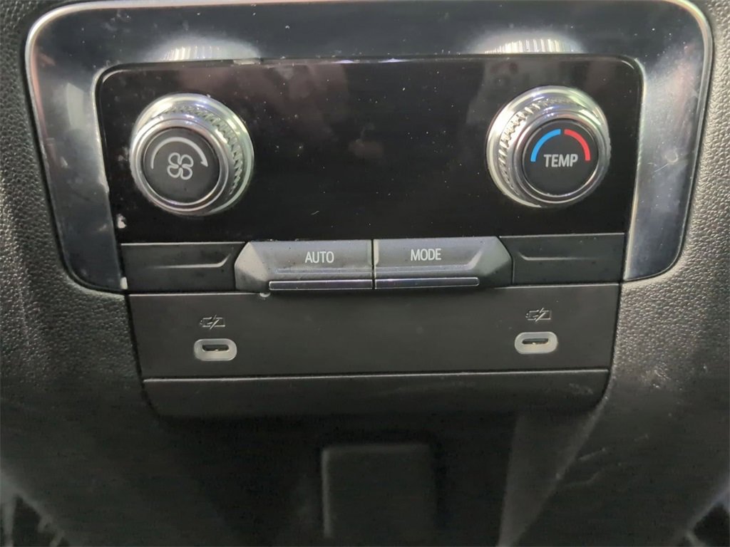 Certified 2024 GMC Yukon XL SLT image 19