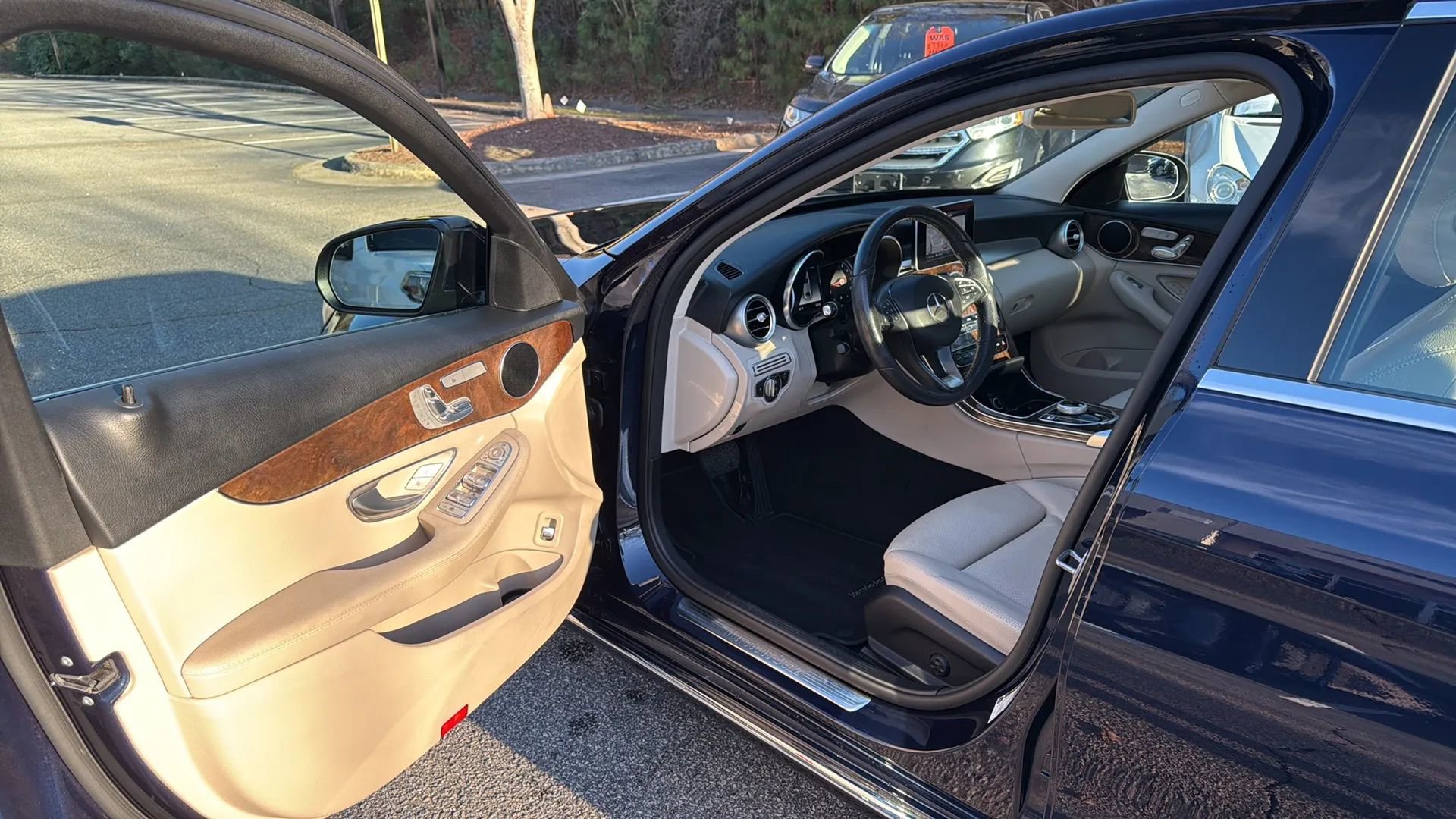 Used 2018 Mercedes-Benz C 300 4MATIC Sedan image 13