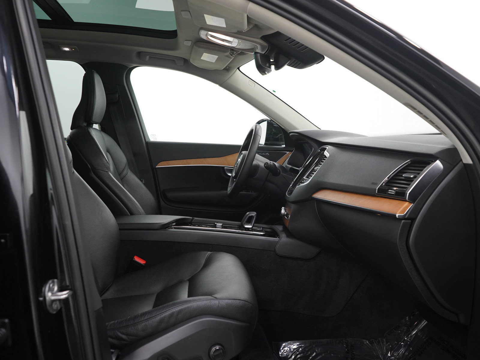 Used 2023 Volvo XC90 B6 Plus w/ Protection Package Premier AWD/4WD image 14