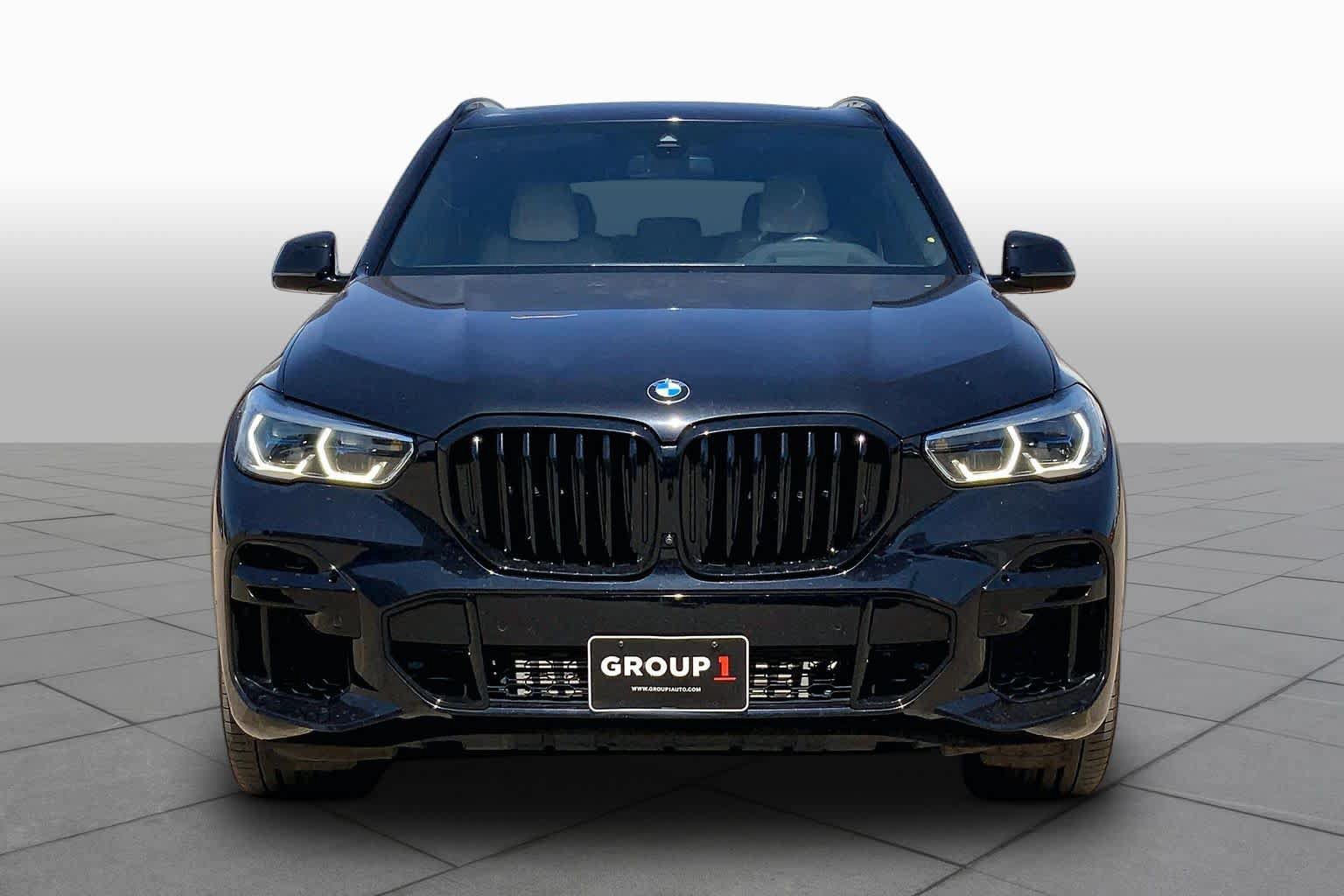 Used 2022 BMW X5 xDrive40i w/ M Sport Package AWD/4WD image 4