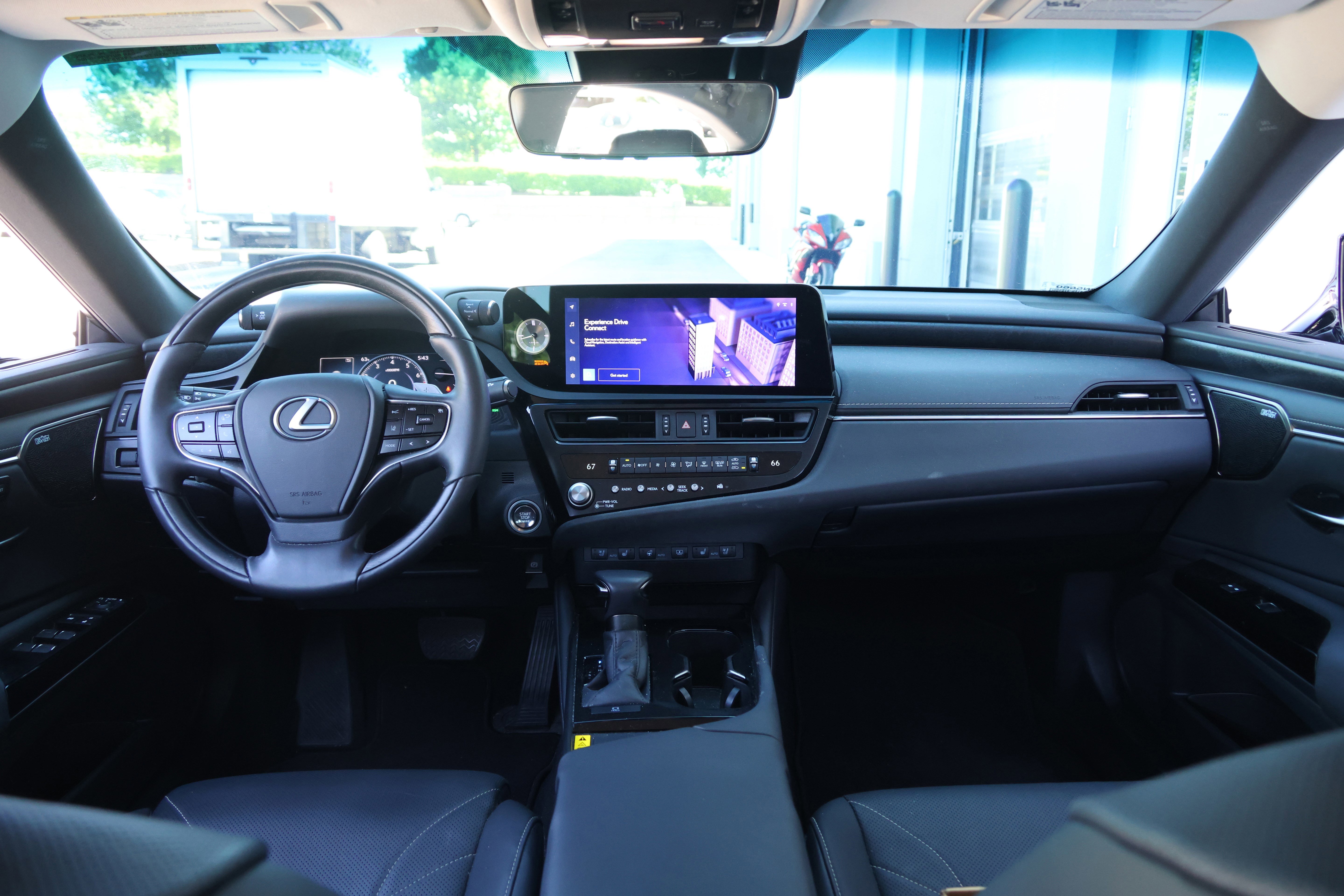 Used 2024 Lexus ES 350 Ultra Luxury w/ Accessory Package (Z2) image 17