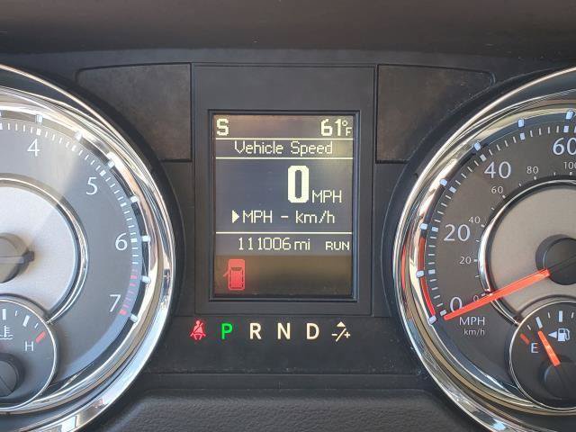 Used 2014 Chrysler Town & Country Touring FWD image 10