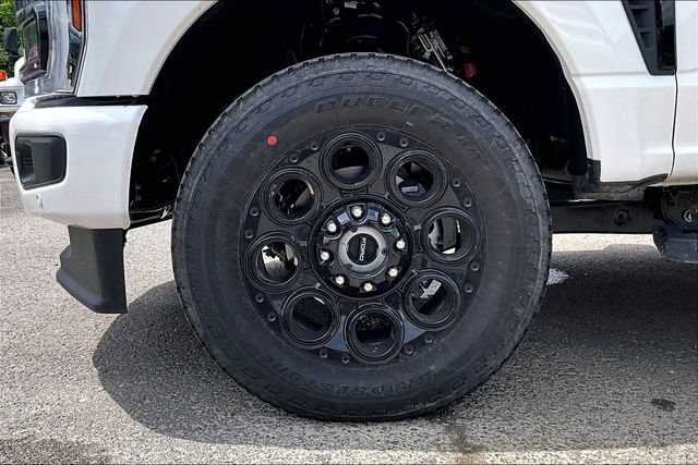 New 2026 Ford F350 Lariat w/ Black Appearance Package AWD/4WD image 12