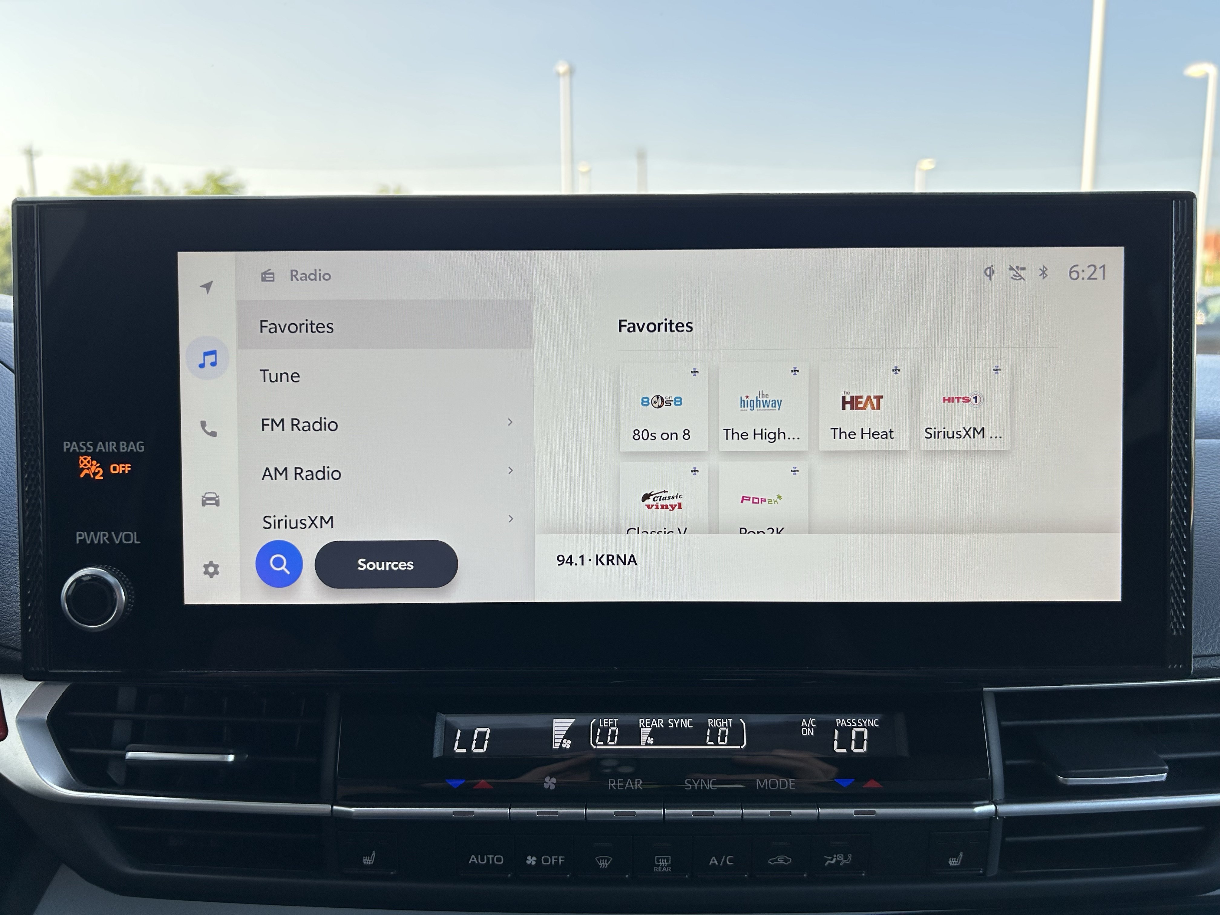 Certified 2025 Toyota Sienna XLE FWD image 31