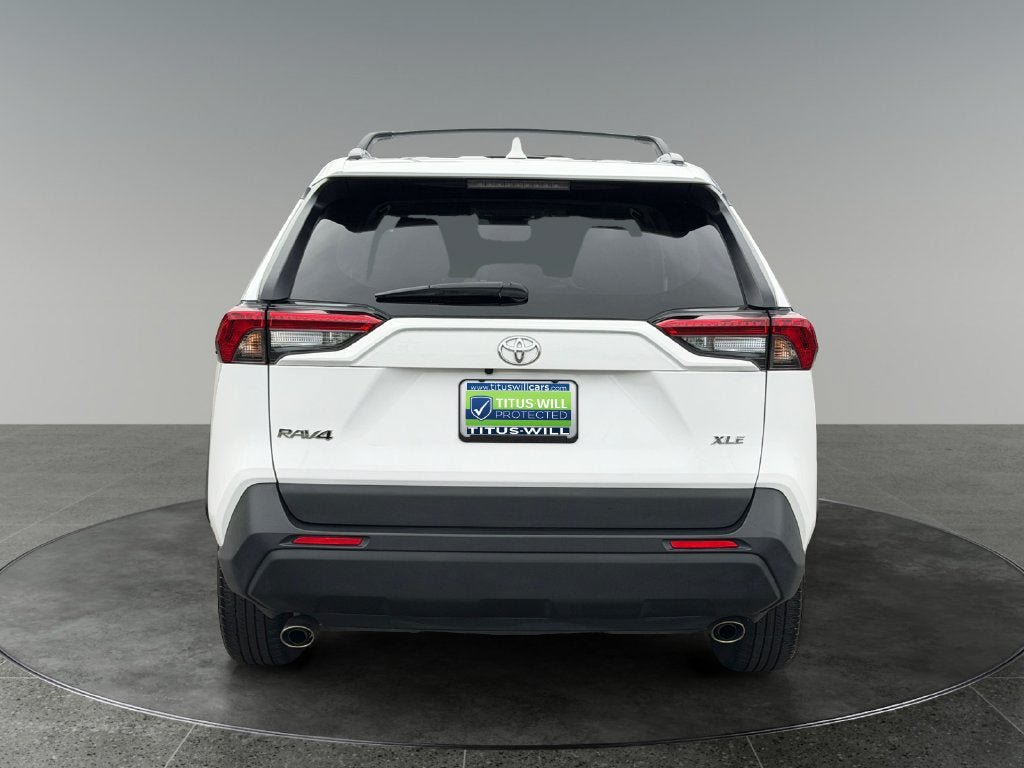 Used 2022 Toyota RAV4 XLE w/ Convenience Package FWD image 8