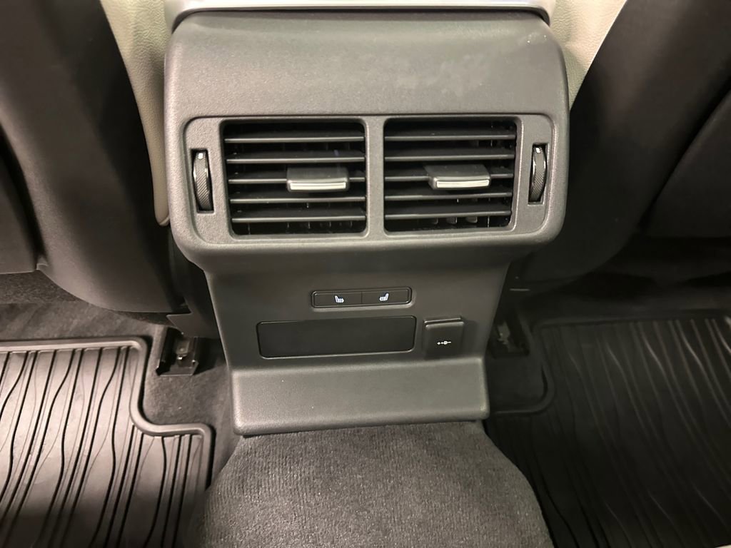 Used 2023 Land Rover Range Rover Velar R-Dynamic S image 20