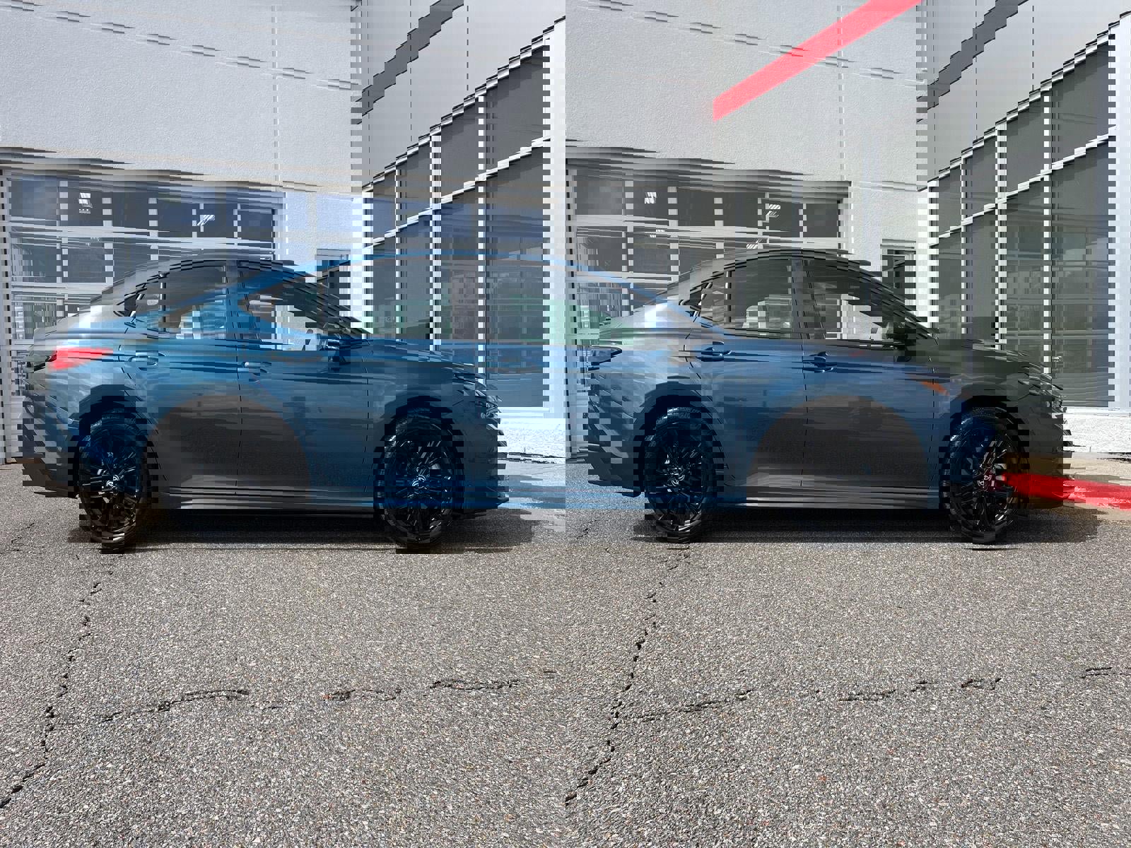 Used 2025 Toyota Camry SE w/ Multimedia Upgrade Package AWD/4WD image 26