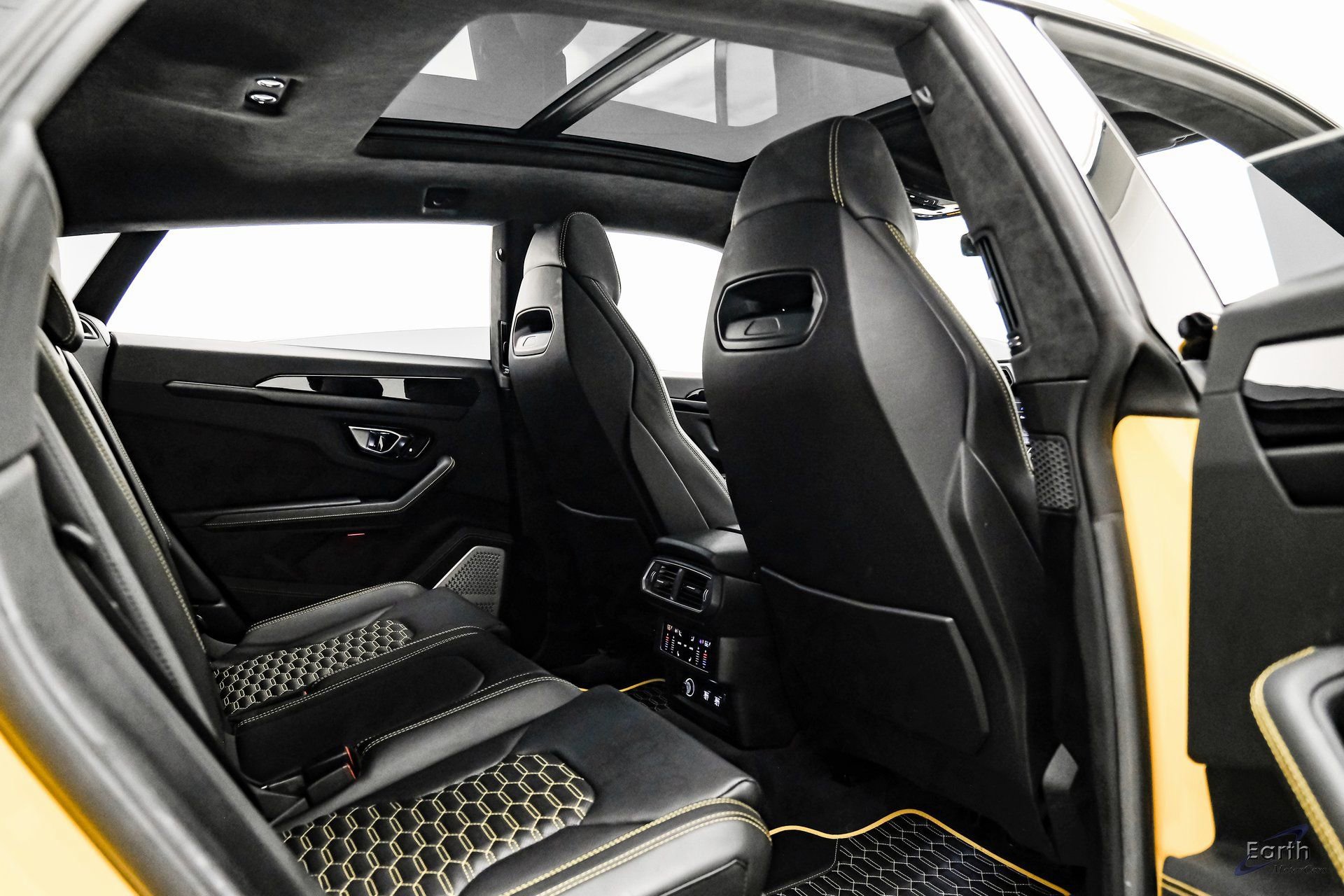 Used 2021 Lamborghini Urus image 89