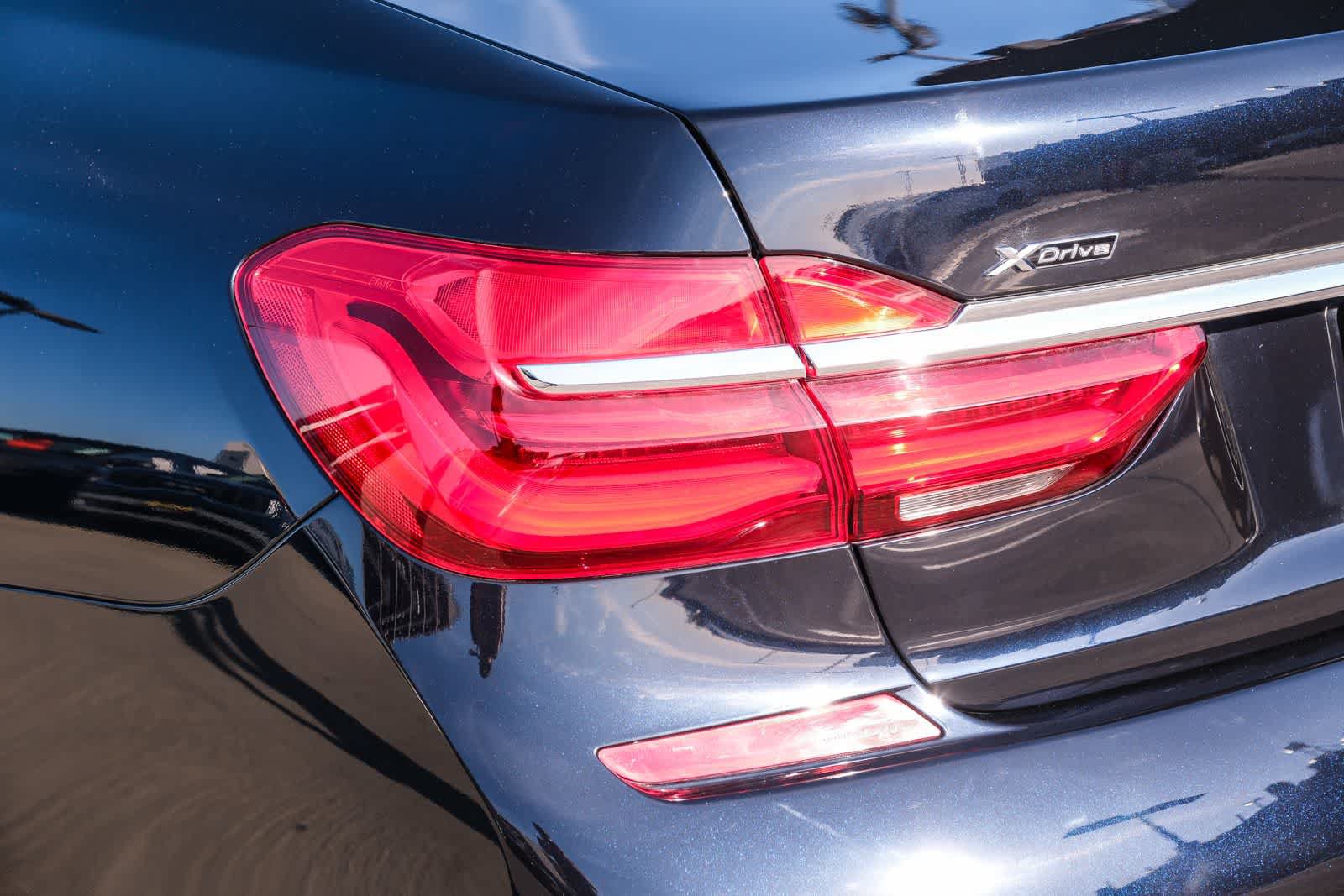Used 2018 BMW 750i xDrive AWD/4WD image 7