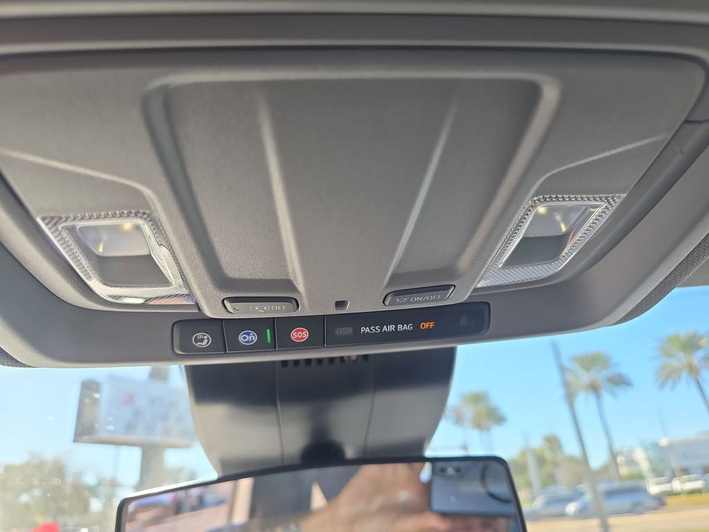 Used 2025 Chevrolet Silverado 1500 W/T image 23