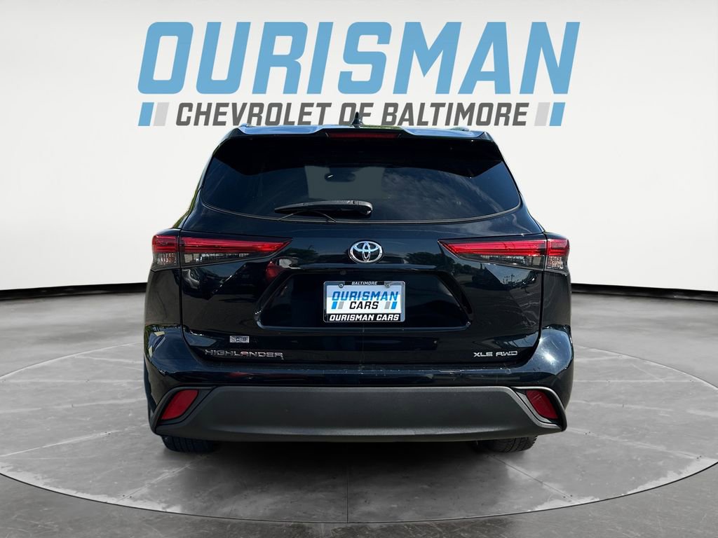 Used 2021 Toyota Highlander XLE AWD/4WD image 5