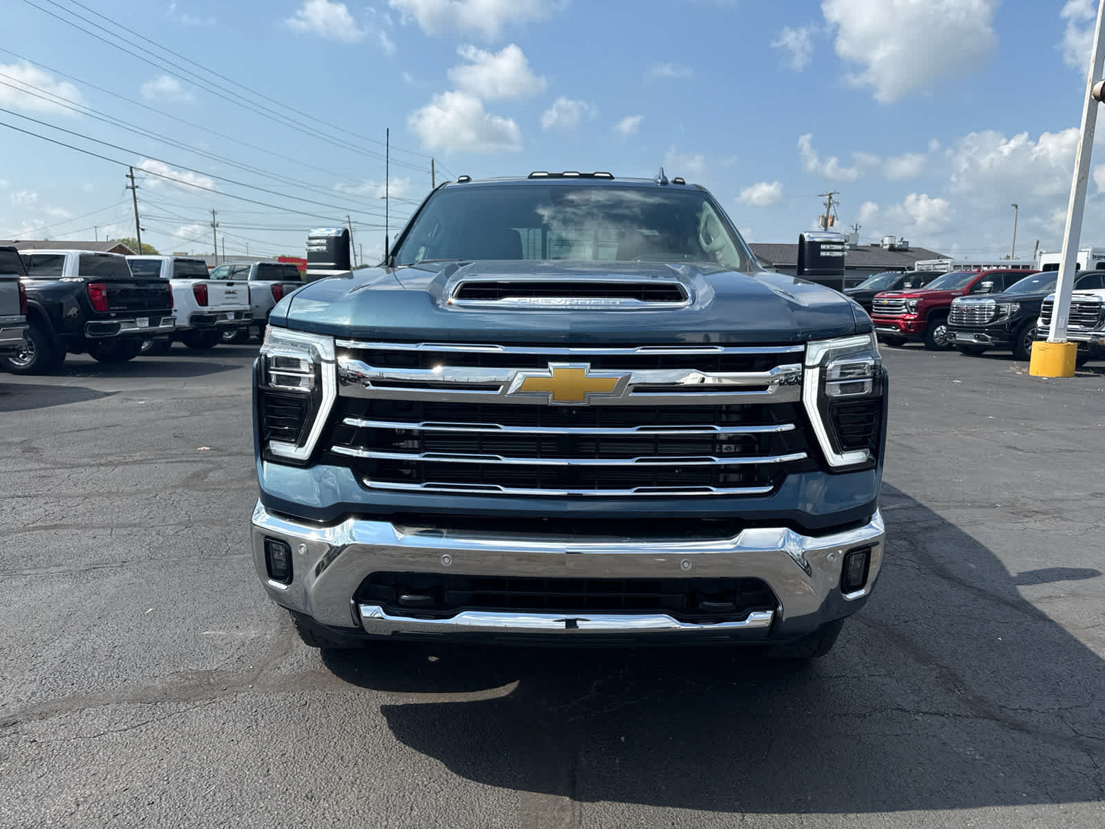 New 2026 Chevrolet Silverado 3500 LTZ w/ LTZ Premium Package AWD/4WD image 8