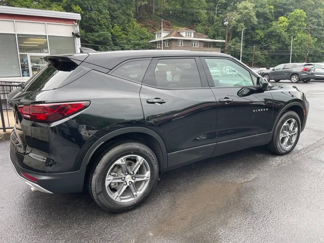 Used 2025 Chevrolet Blazer LT AWD/4WD image 5
