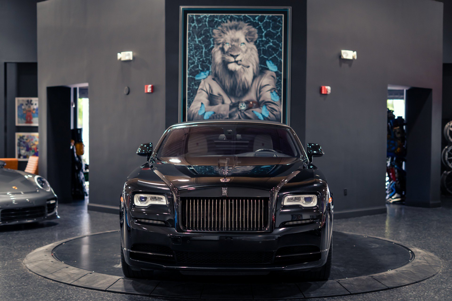 Used 2018 Rolls-Royce Dawn RWD image 35