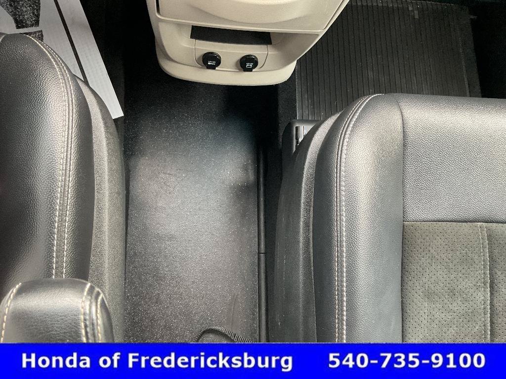 Used 2017 Dodge Grand Caravan SXT FWD image 40
