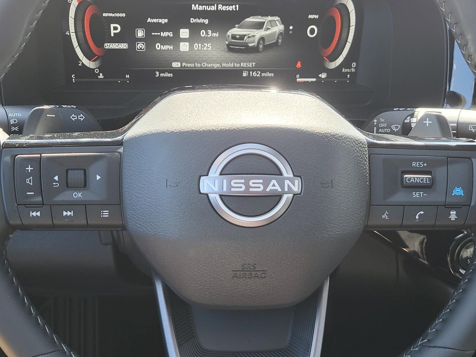 New 2026 Nissan Pathfinder Platinum image 27