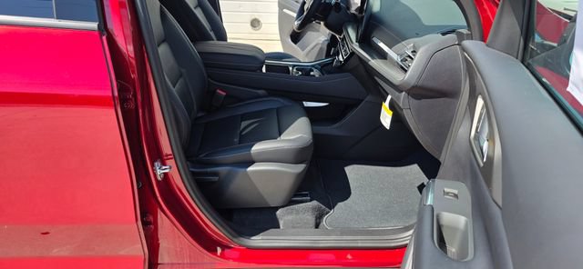 New 2026 Chevrolet Traverse LT w/ Sun and Wheel Package AWD/4WD image 16
