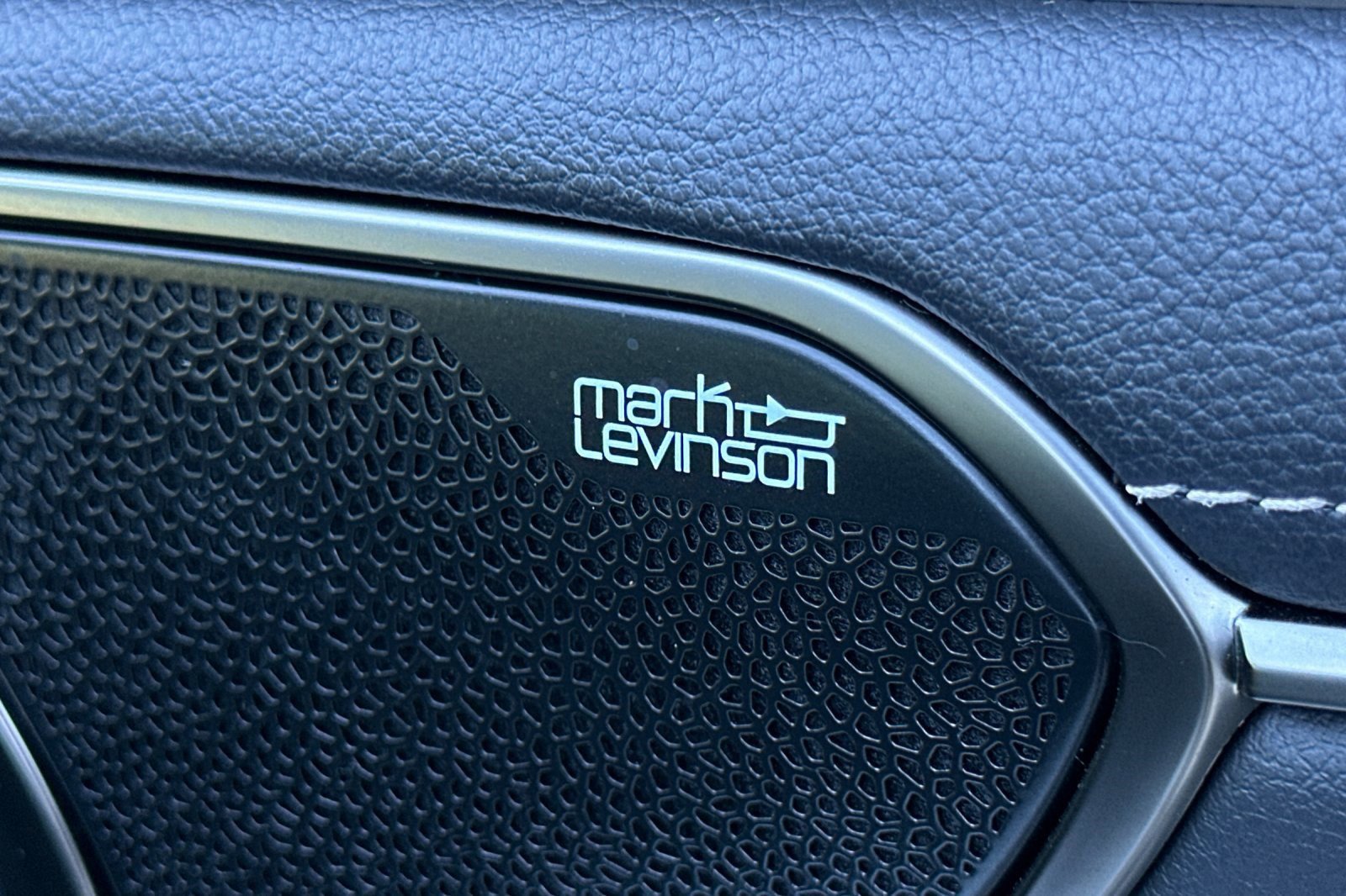 Certified 2025 Lexus ES 300h w/ Luxury Package image 24