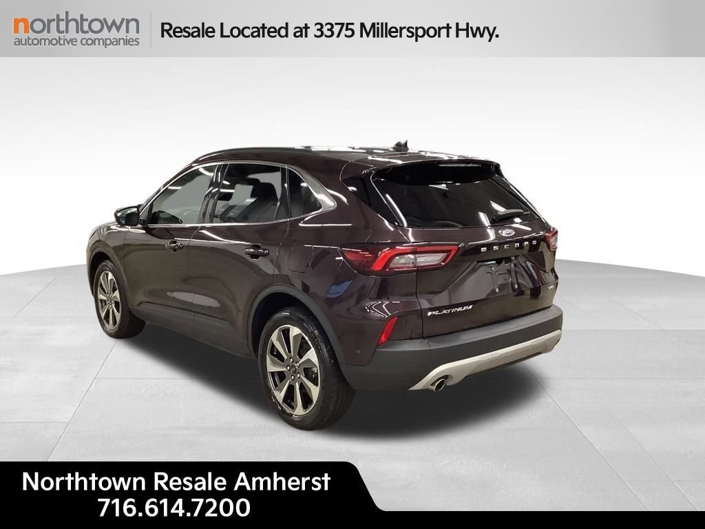 Used 2023 Ford Escape Platinum AWD/4WD image 3
