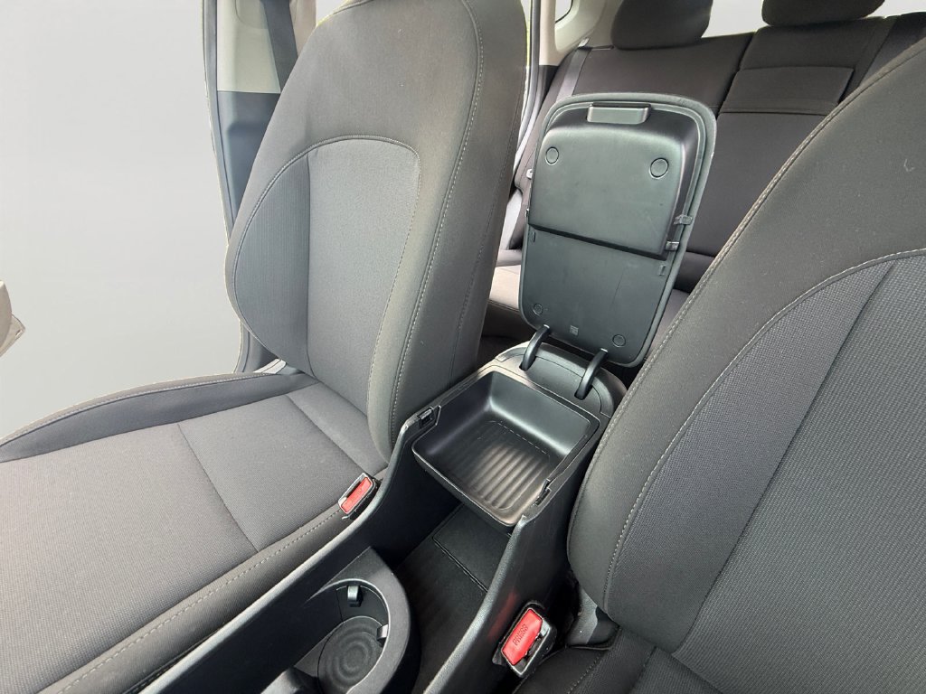 Used 2025 Hyundai Kona SEL FWD image 20