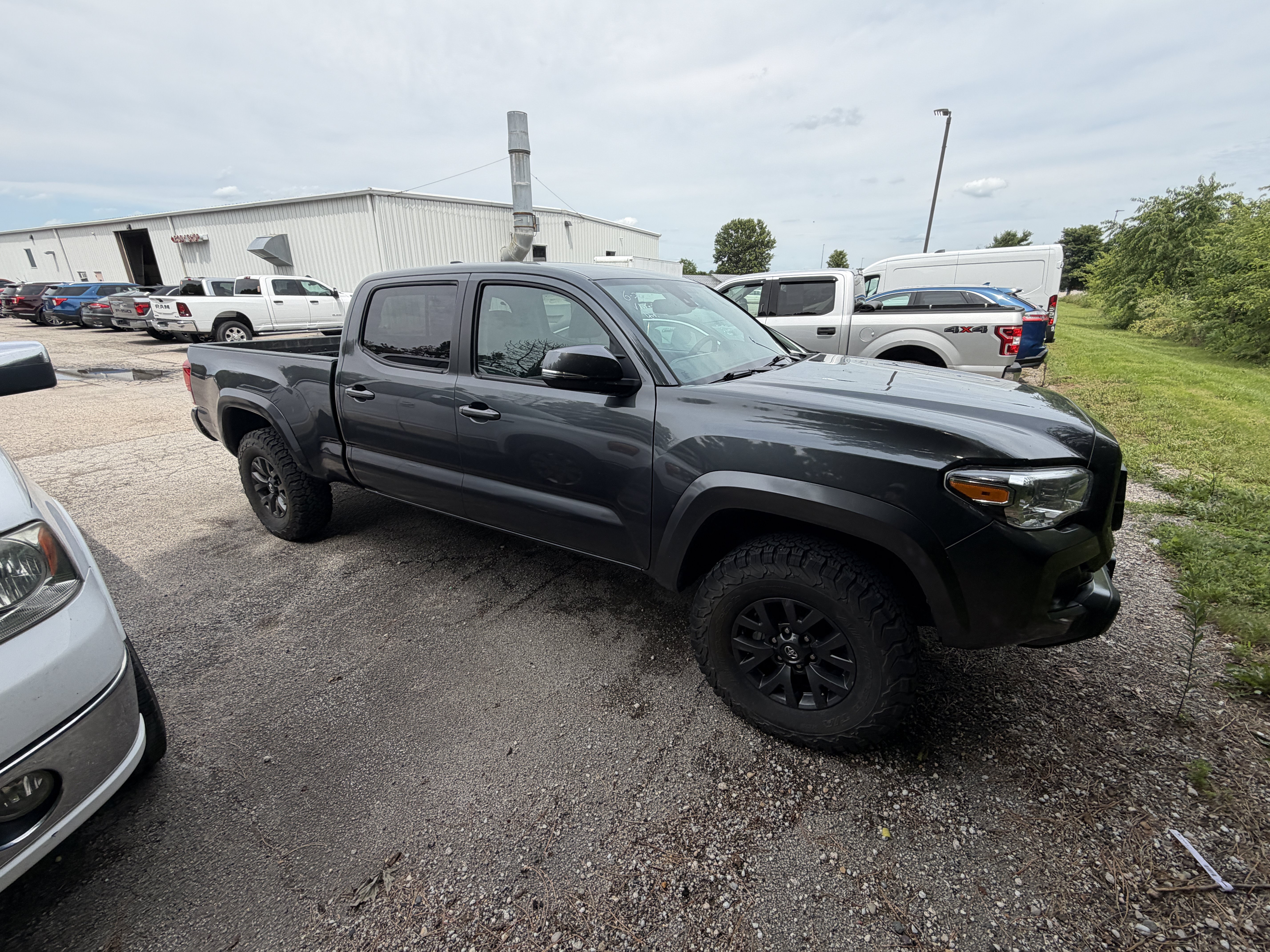 Used 2023 Toyota Tacoma SR5 w/ Technology Package AWD/4WD image 7