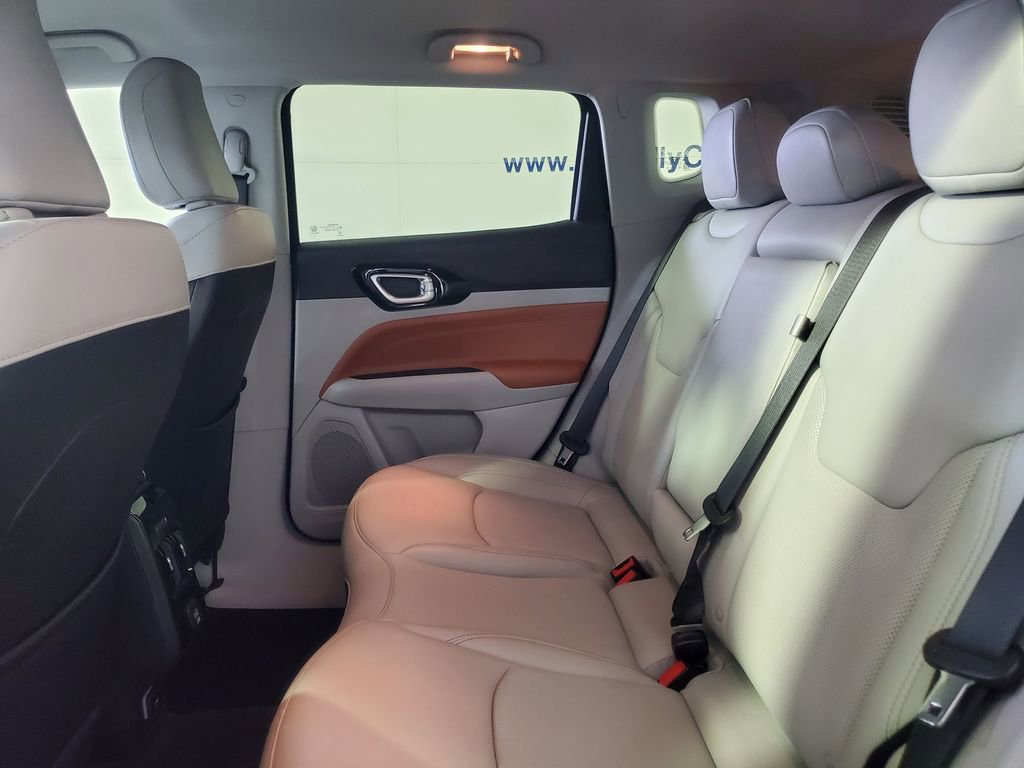 Used 2022 Jeep Compass Limited image 30