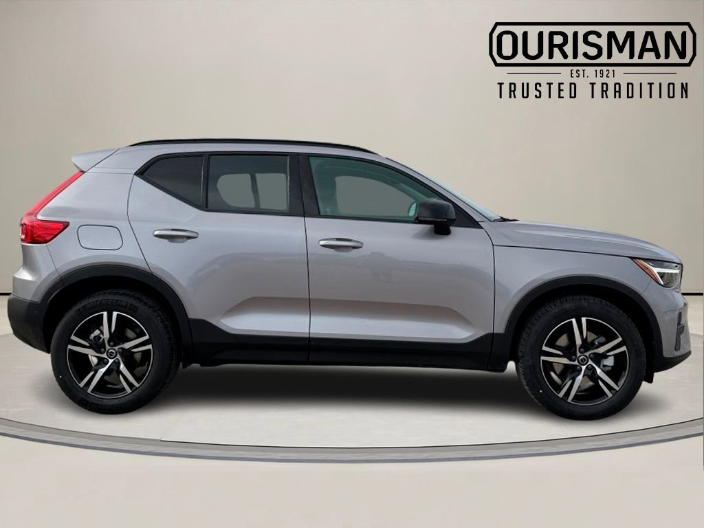 New 2026 Volvo XC40 B5 Core w/ Climate Package AWD/4WD image 6