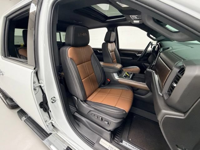 Certified 2025 Chevrolet Silverado 2500 High Country w/ Technology Package AWD/4WD image 30