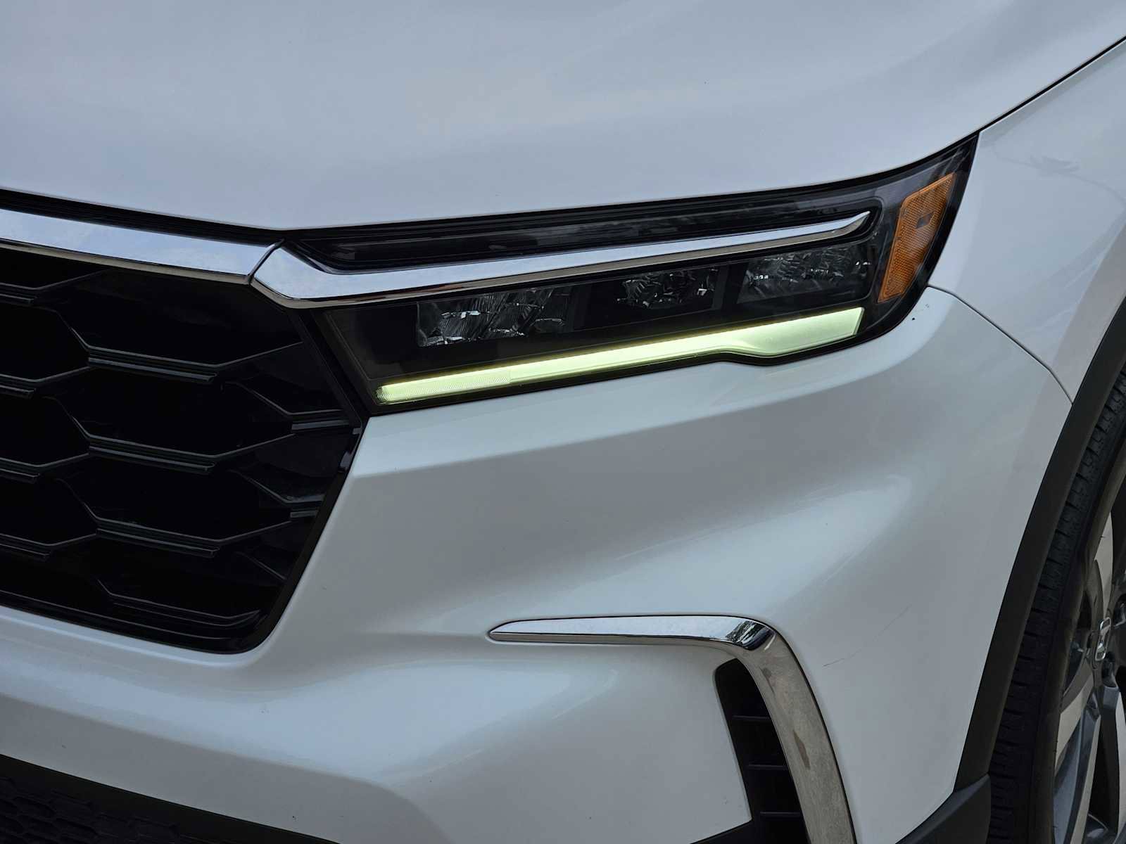 Used 2023 Honda Pilot Elite image 7