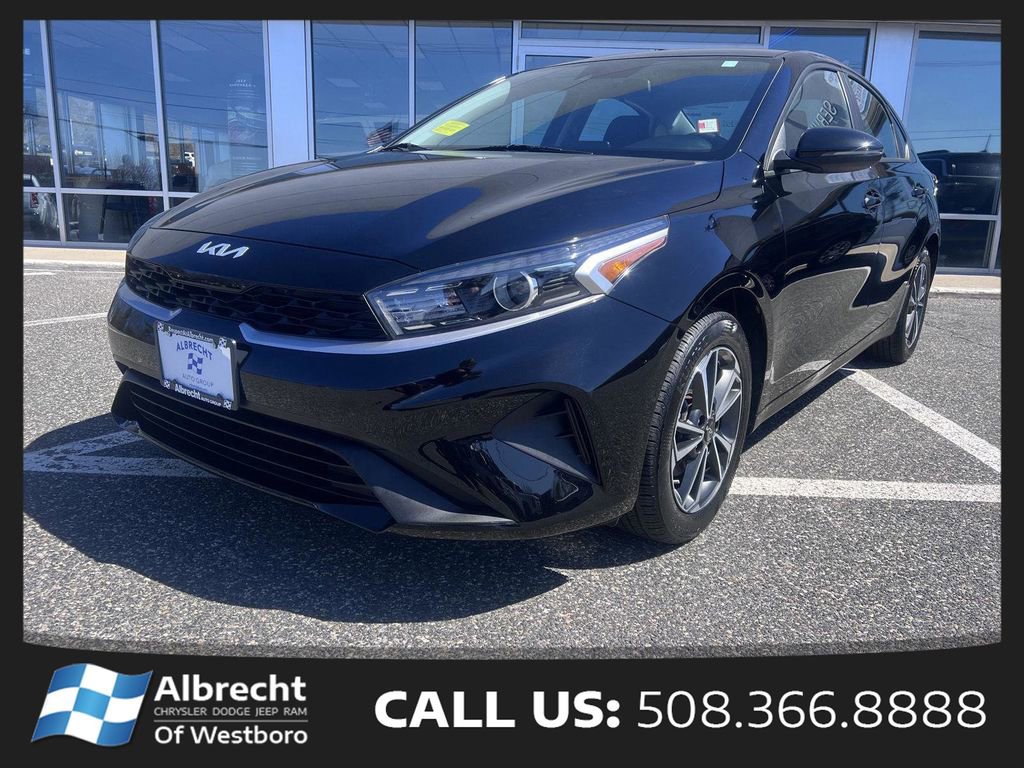 Used 2023 Kia Forte LXS w/ LXS Technology Package FWD image 1