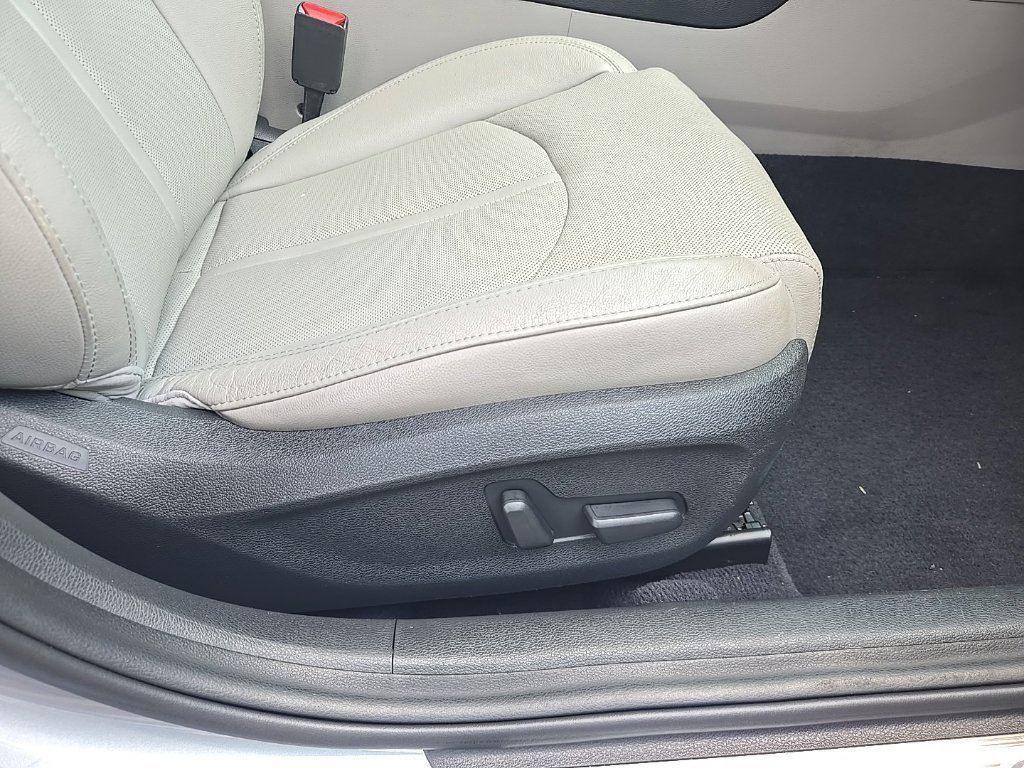 Used 2017 Hyundai Sonata Limited w/ Cargo Package FWD image 30