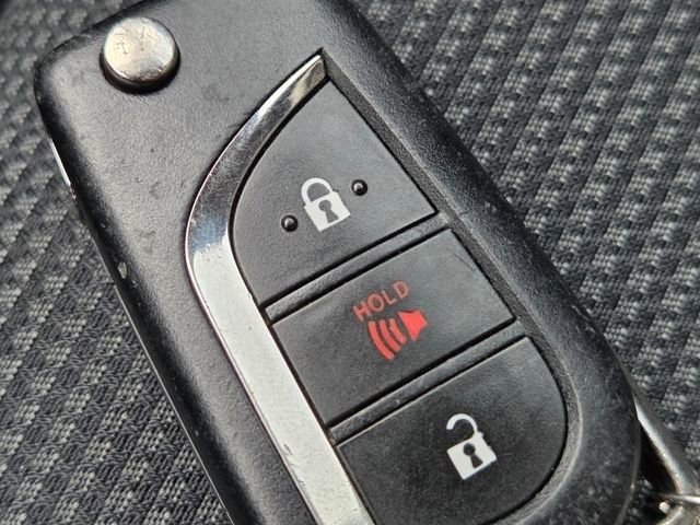Used 2019 Toyota RAV4 LE FWD image 35