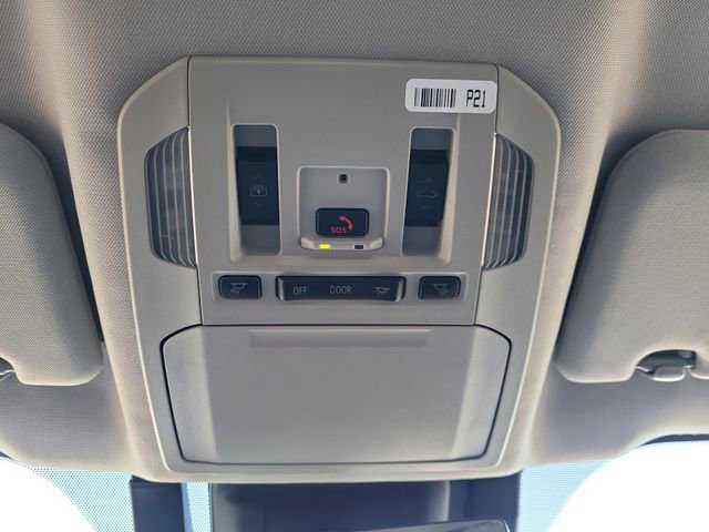 Used 2025 Toyota Highlander Platinum AWD/4WD image 19