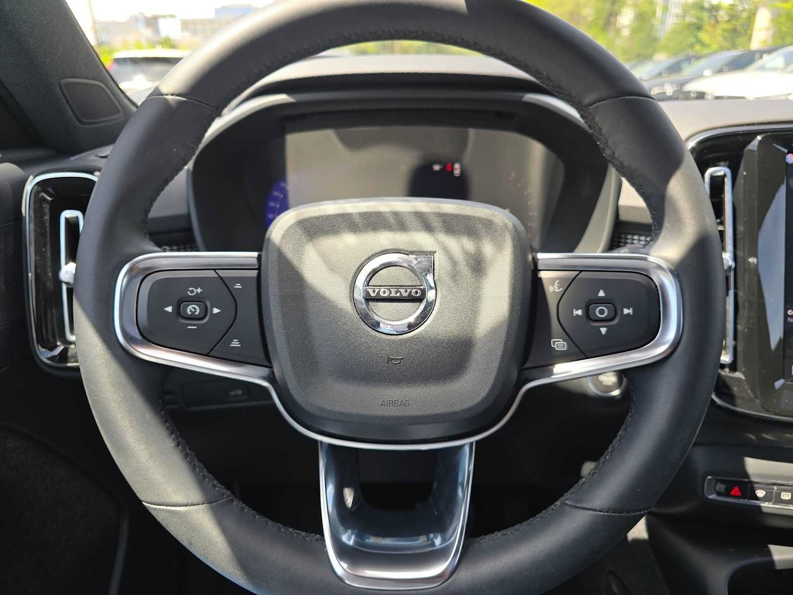 Certified 2023 Volvo XC40 B5 Plus w/ Protection Package Premier AWD/4WD image 24