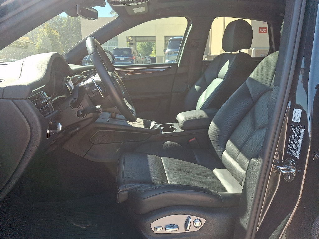 Used 2024 Porsche Macan S AWD/4WD image 13