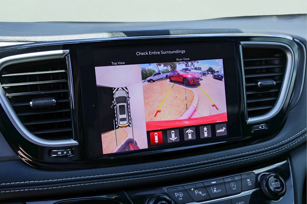 Used 2025 Chrysler Pacifica Select FWD image 20