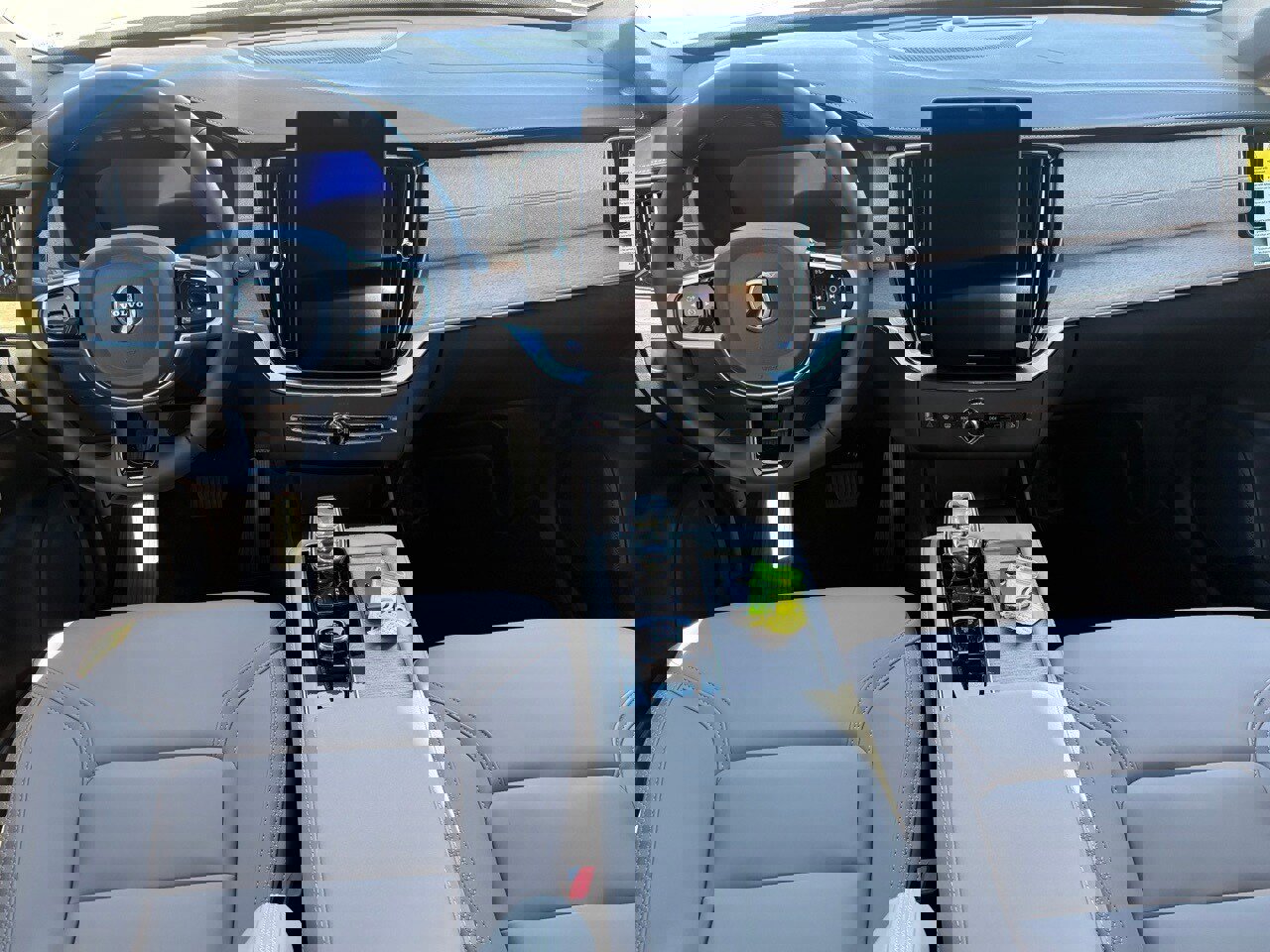 New 2026 Volvo XC90 B6 Plus image 11