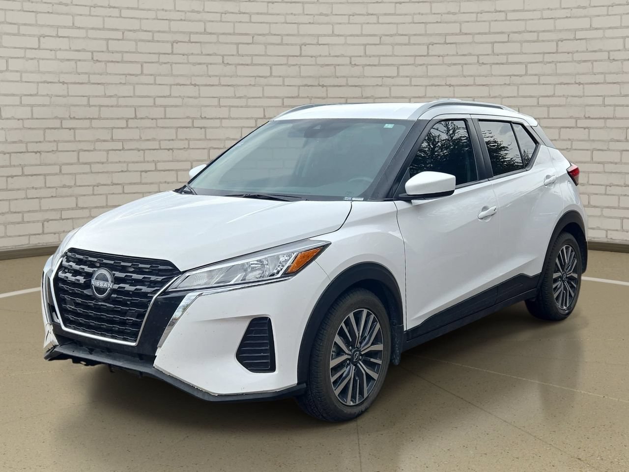 Certified 2024 Nissan Kicks SV FWD image 1