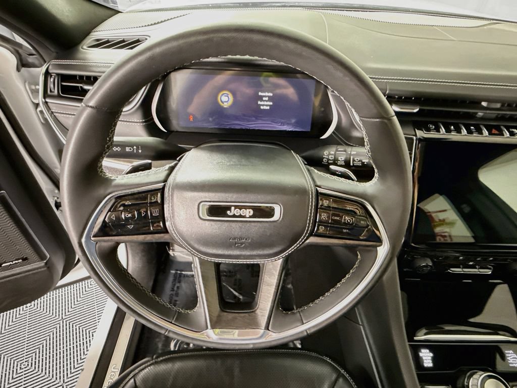 Used 2023 Jeep Grand Cherokee Overland AWD/4WD image 23