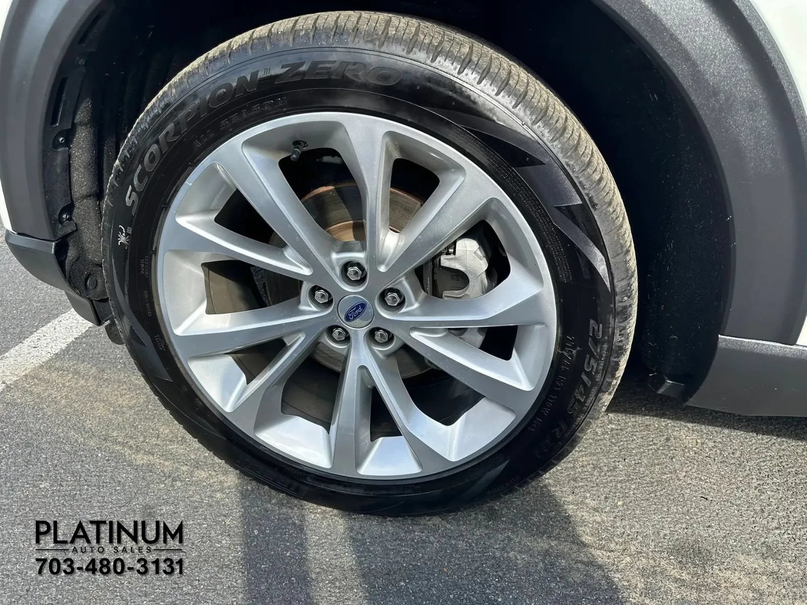 Used 2023 Ford Explorer Platinum w/ Technology Package AWD/4WD image 23
