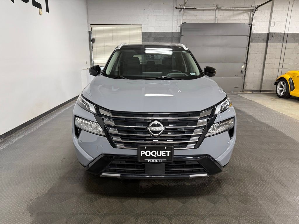 Used 2024 Nissan Rogue Platinum w/ Platinum Premium Package image 3