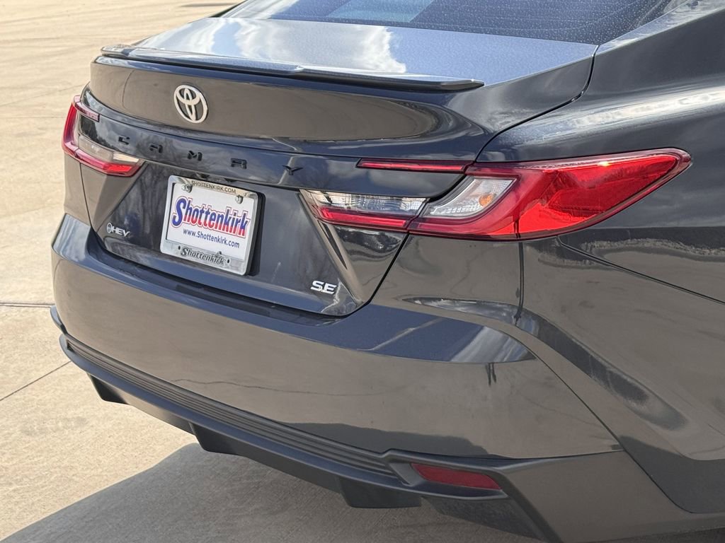 Used 2025 Toyota Camry SE w/ Multimedia Upgrade Package image 6
