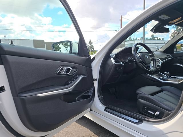 Used 2021 BMW 330i xDrive Sedan w/ Premium Package AWD/4WD image 19